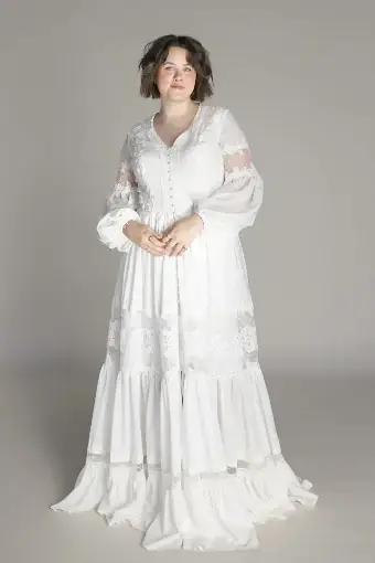 The Ultimate Guide to Finding a Modest Wedding Dress at a Sample Sale Image