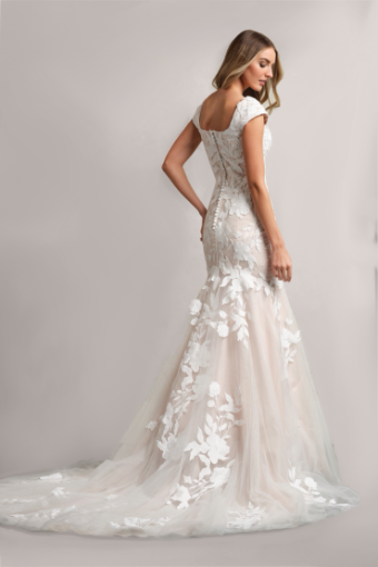 Gwen #2 Ivory Ivory Over Blush thumbnail