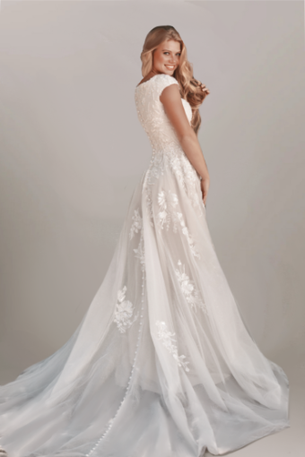 Whitney #1 Ivory Desert/Champagne/Ivory thumbnail