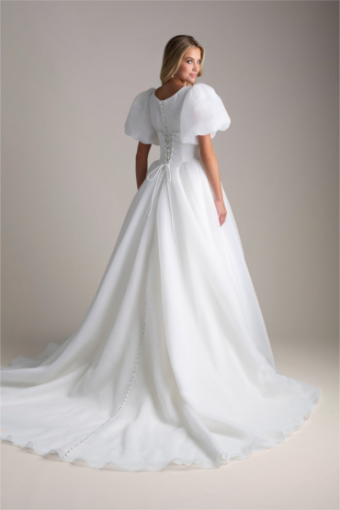 Finn #4 Ivory thumbnail