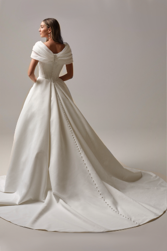 Stormy #8 Ivory thumbnail