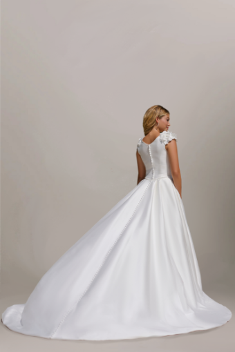 Lark #2 Ivory thumbnail