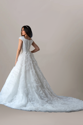 Ezra #6 Ivory thumbnail