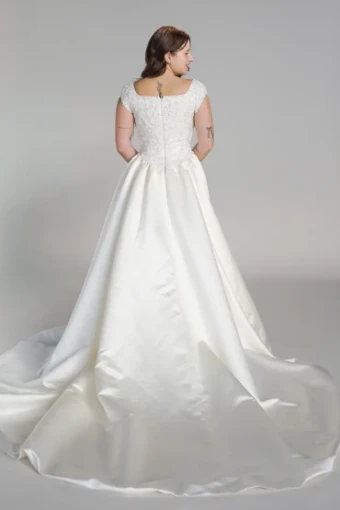 Loretta #1 Ivory thumbnail