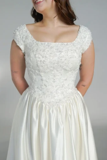 Loretta #6 Ivory thumbnail