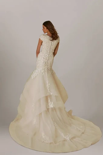 Freya #1 Champagne/Ivory thumbnail