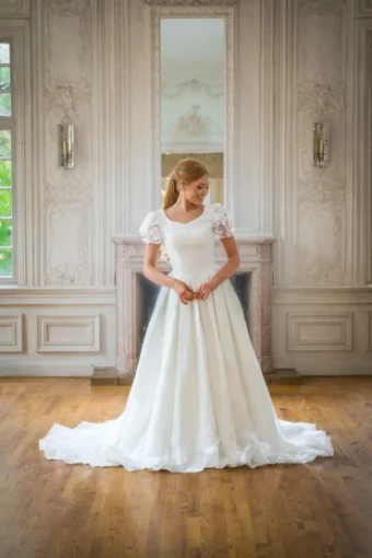 Makinlee #0 default Ivory thumbnail