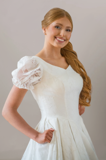 Makinlee - Loan Sample #3 Ivory thumbnail