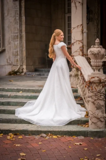 Kinley #1 Ivory thumbnail