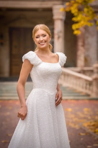 Kinley #2 Ivory thumbnail