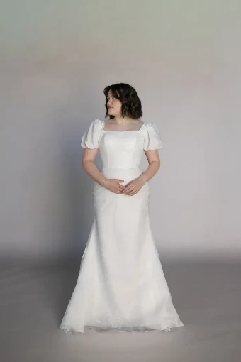Odette #4 default Ivory thumbnail
