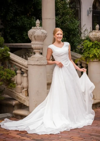 Laryn #0 default Ivory thumbnail