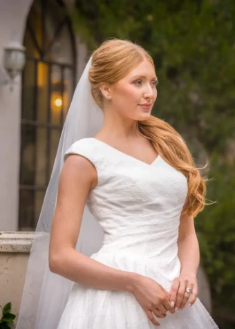 Laryn #2 Ivory thumbnail