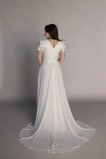 Trinity #11 Ivory (Ivory Illusion) thumbnail