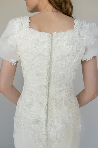 Annette #8 All Ivory (Ivory Illusion) thumbnail