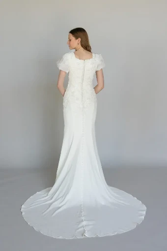 Annette #7 All Ivory (Ivory Illusion) thumbnail