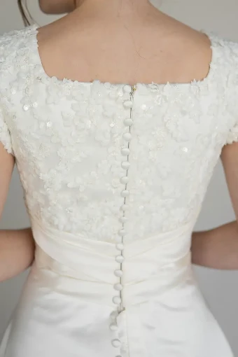 Darcy #8 Ivory thumbnail
