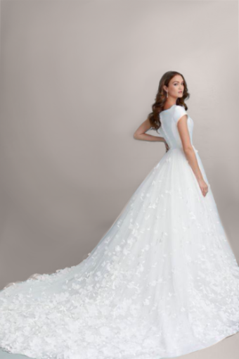 Layla #1 Ivory thumbnail