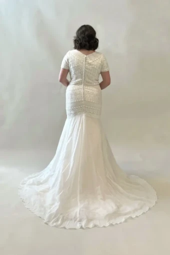 April #4 Almond/Ivory thumbnail